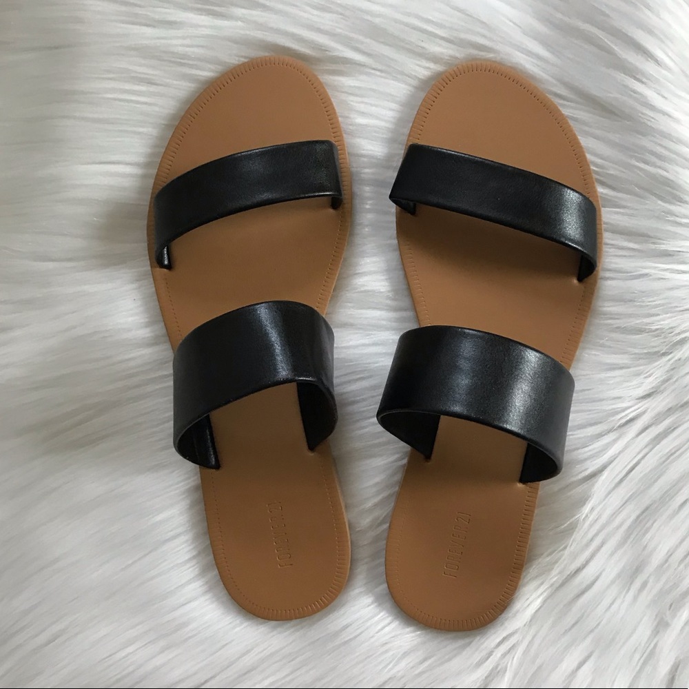 Black sandals Forever 21